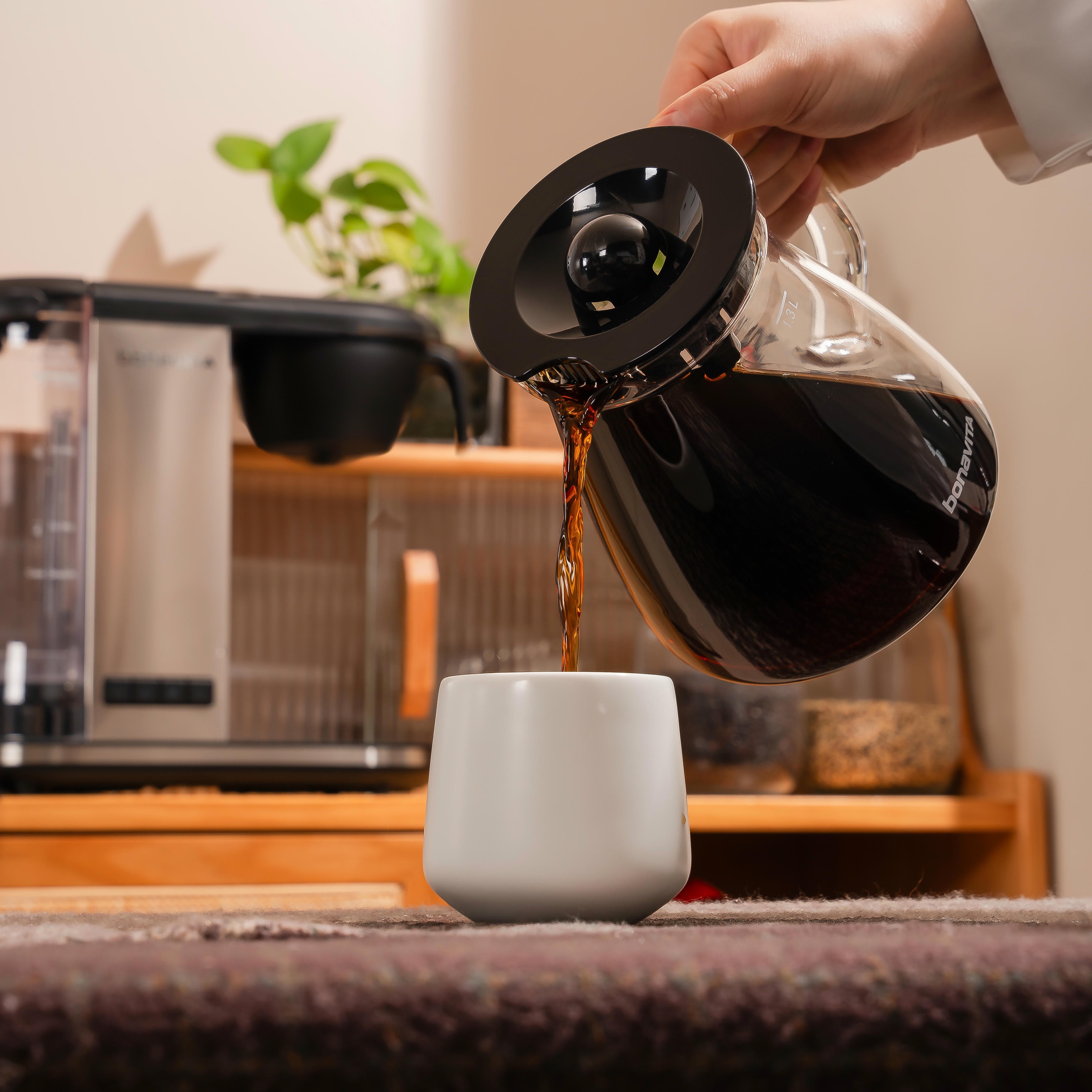 Enthusiast 8-Cup Drip Coffee Brewer with 1.3L Thermal or Glass Carafe