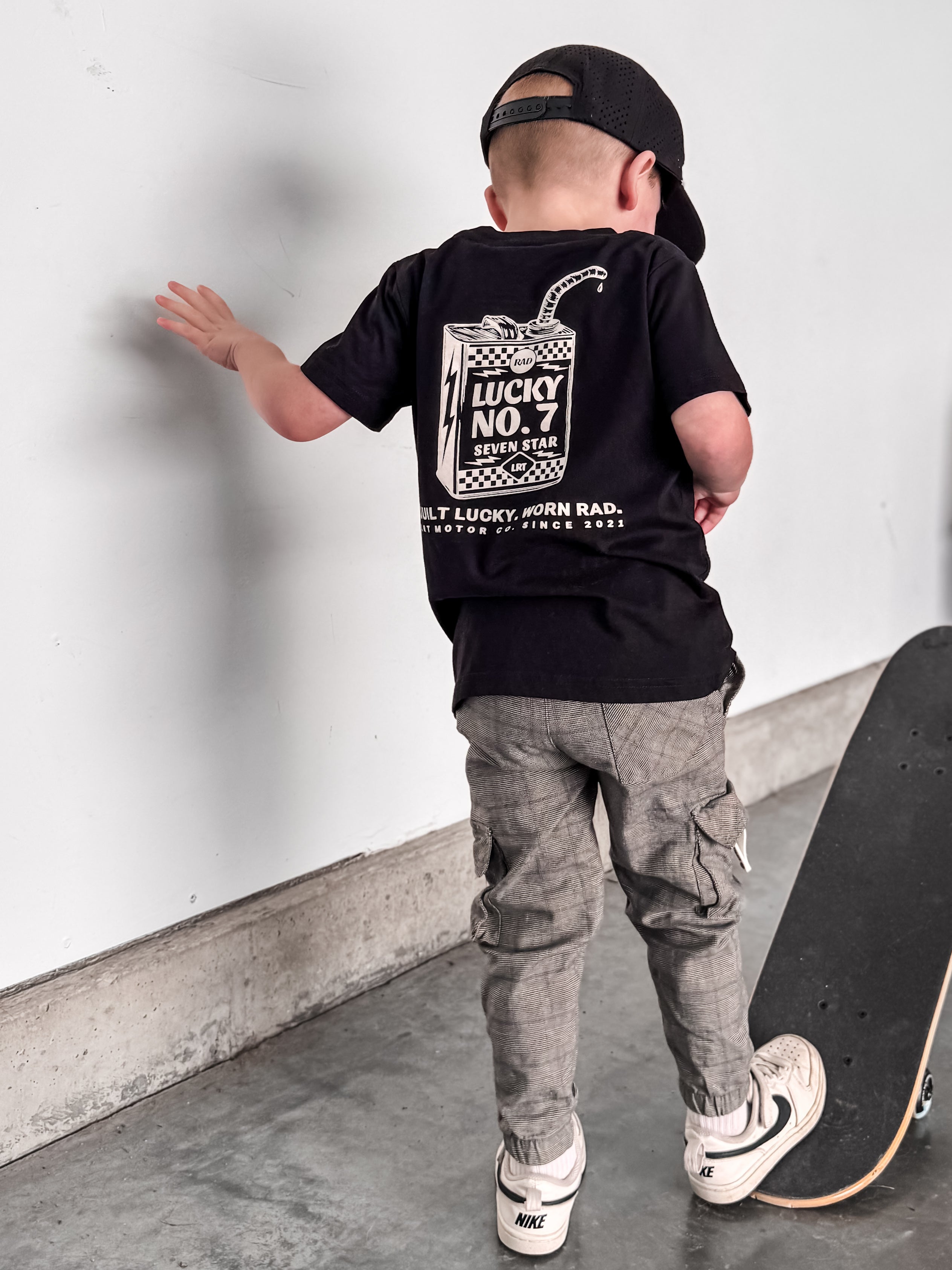 LUCKY NO. 7 TEE - BLACK