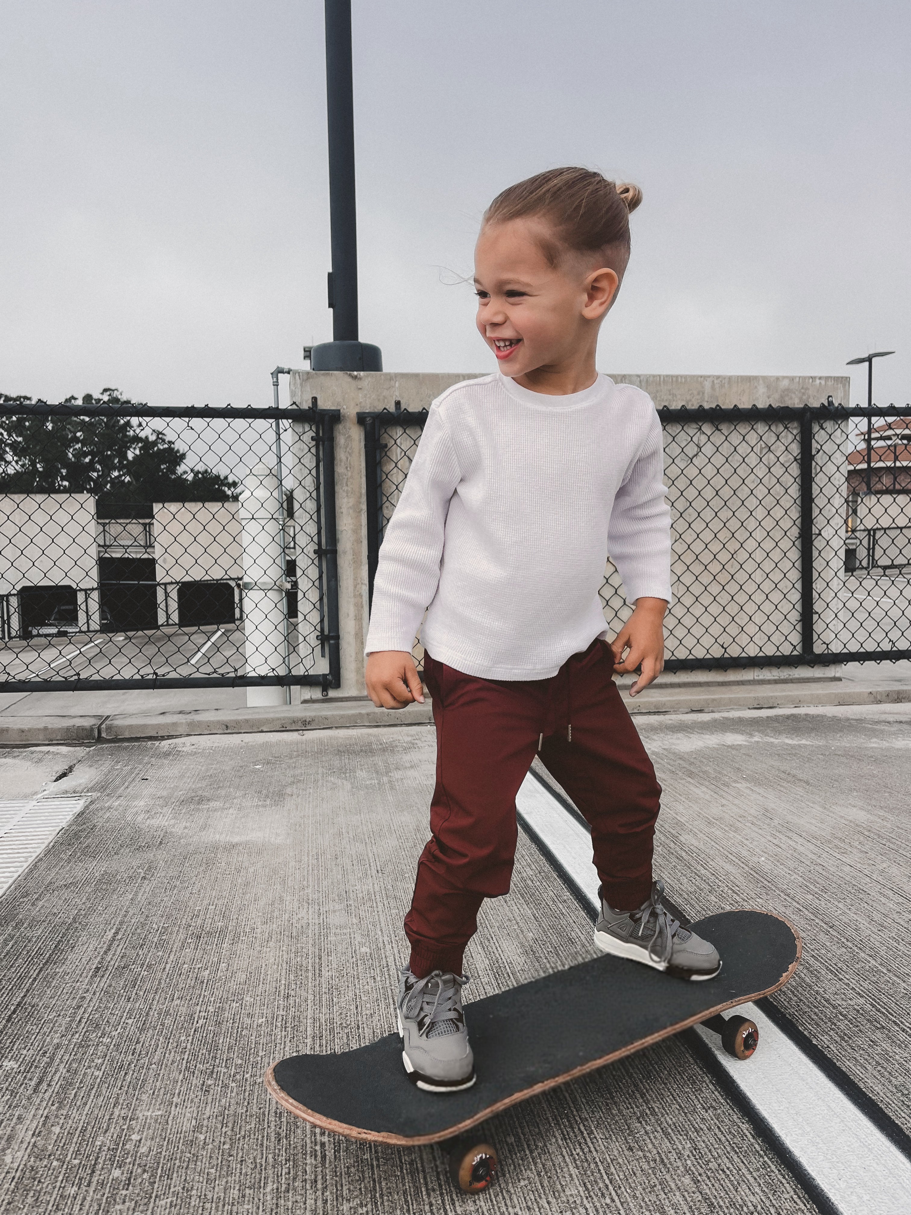 VETERAN SLIM FIT JOGGER - CRIMSON