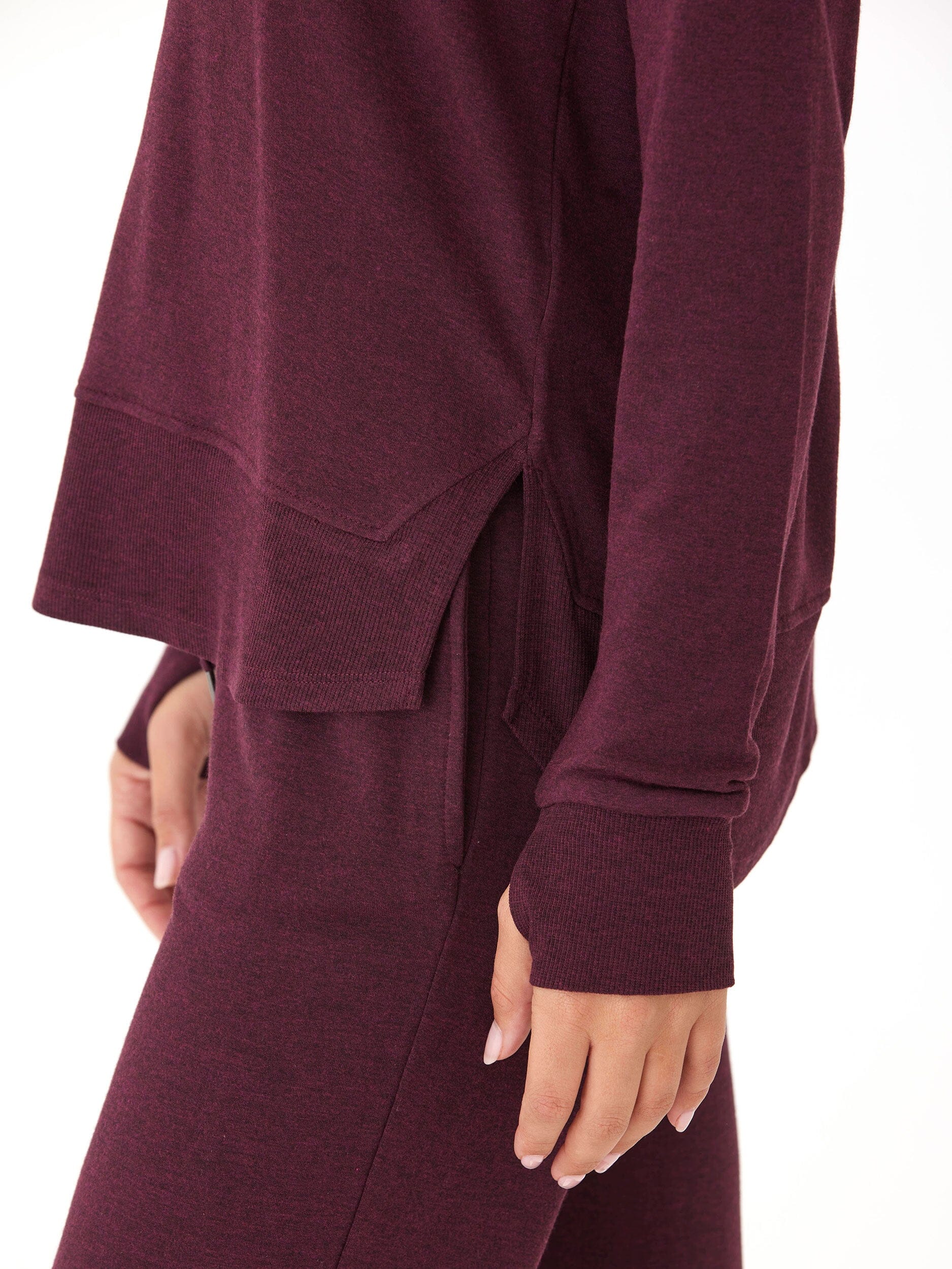 Leelu Feather Fleece Raglan Pullover