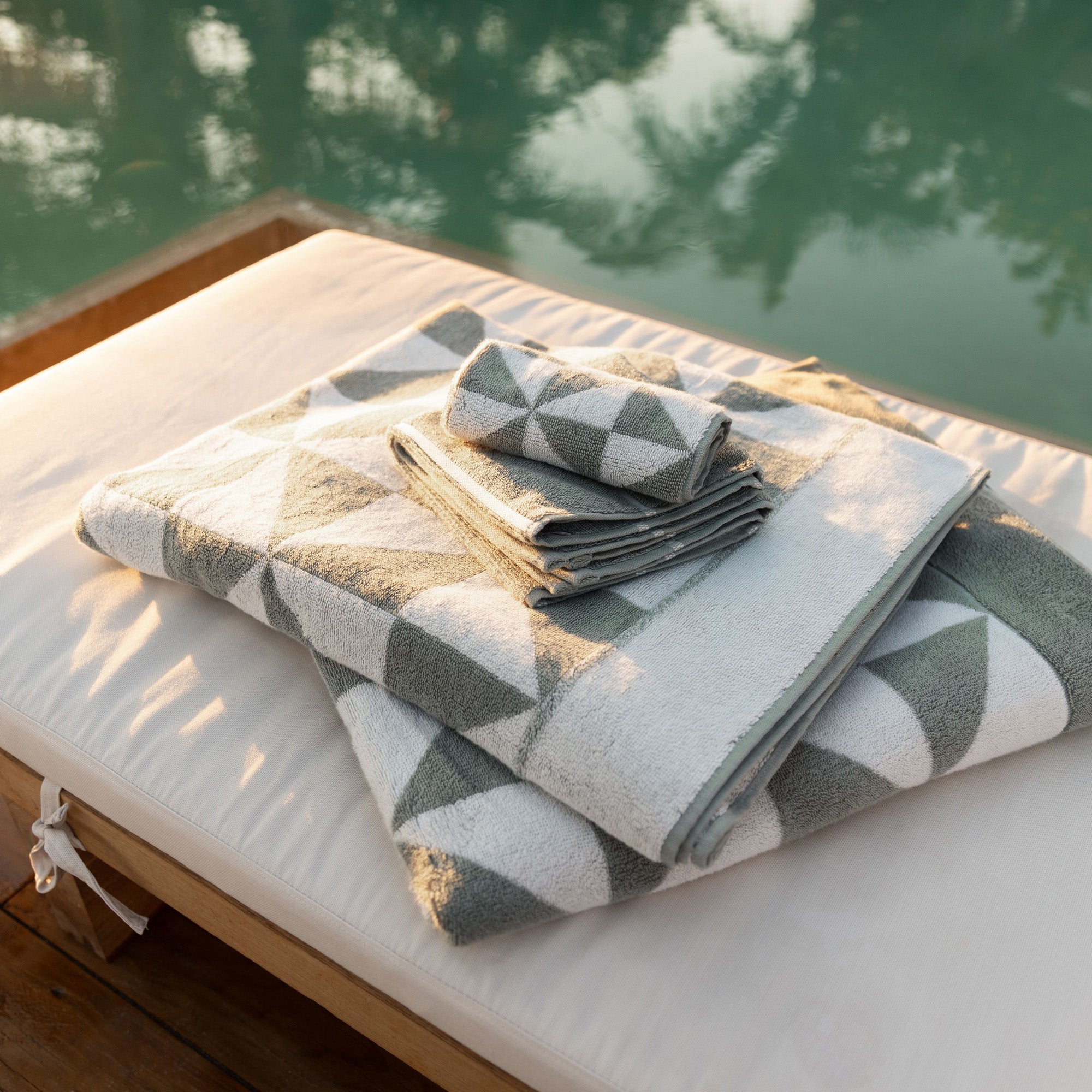 Deia Towels