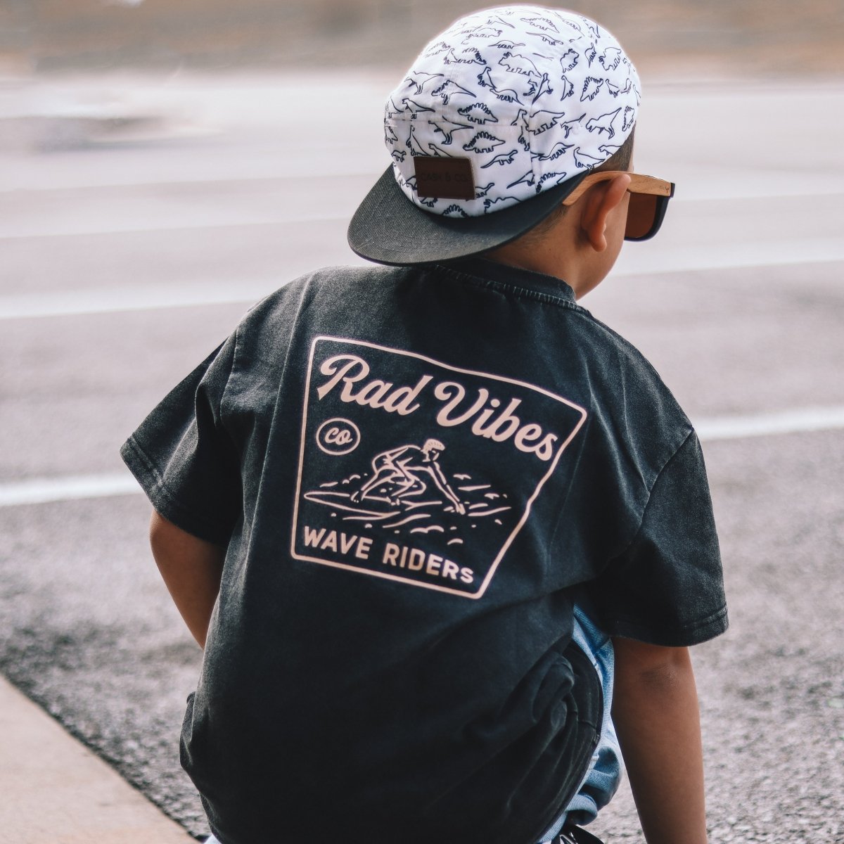 THE MAVERICKS TEE - FADED BLACK